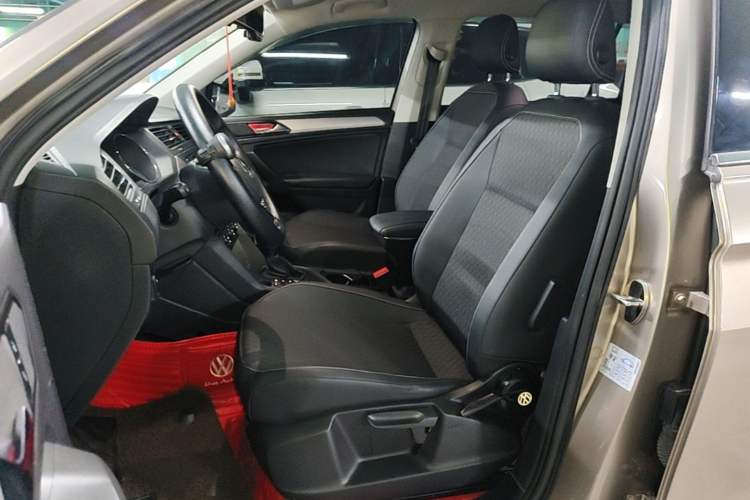 Used Volkswagen Tiguan L 2017 330TSI Automatic Two-Wheel Drive Luxury Edition Left Front Seat