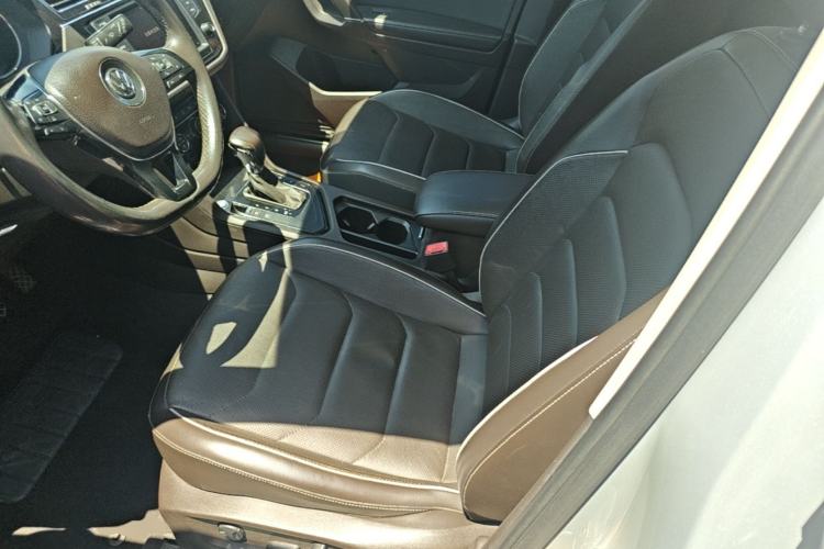 Used Volkswagen Tiguan L 2017 330TSI Automatic Two-Wheel Drive Flagship Edition Left Front Seat