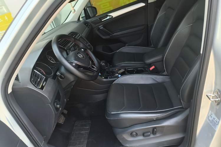 Used Volkswagen Tiguan L 2017 330TSI Automatic Two-Wheel Drive Flagship Edition Left Front Seat