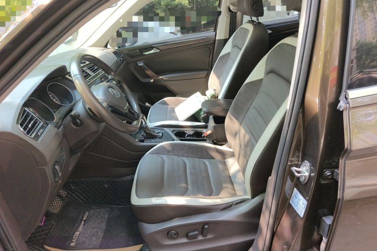 Used Volkswagen Tiguan L 2017 330TSI Automatic Two-Wheel Drive Luxury Edition Left Front Seat