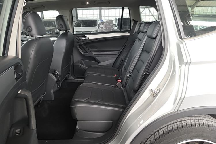 Used Volkswagen Tiguan L 2017 380TSI Automatic All-Wheel-Drive Luxury Edition Left Rear Seat