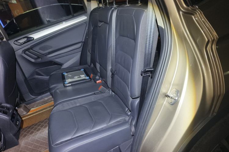 Used Volkswagen Tiguan L 2017 330TSI Automatic Two-Wheel Drive Luxury Edition Left Rear Seat