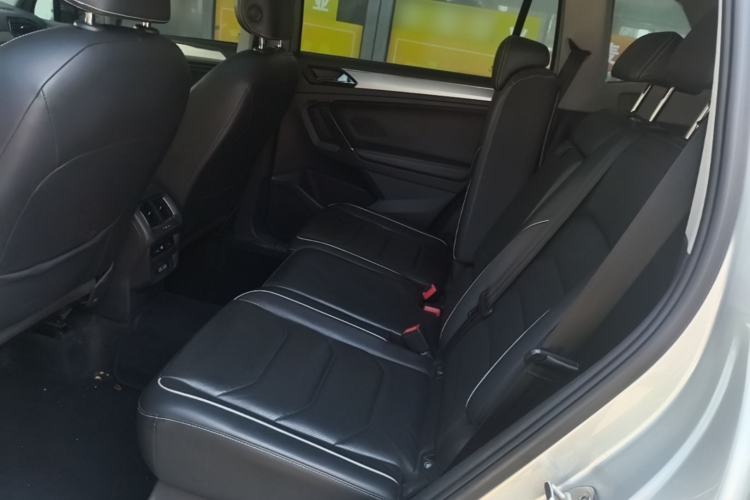 Used Volkswagen Tiguan L 2017 330TSI Automatic Two-Wheel Drive Flagship Edition Left Rear Seat