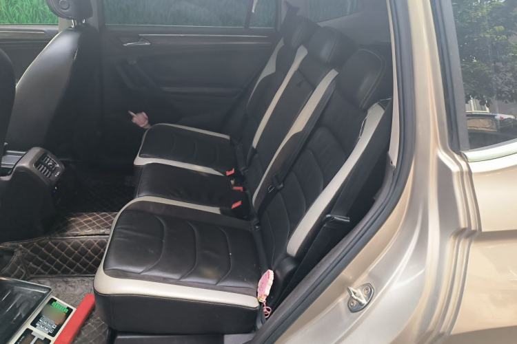 Used Volkswagen Tiguan L 2017 330TSI Automatic Two-Wheel Drive Luxury Edition Left Rear Seat