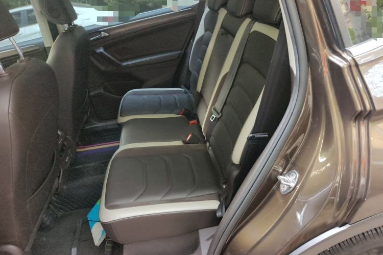 Used Volkswagen Tiguan L 2017 330TSI Automatic Two-Wheel Drive Luxury Edition Left Rear Seat