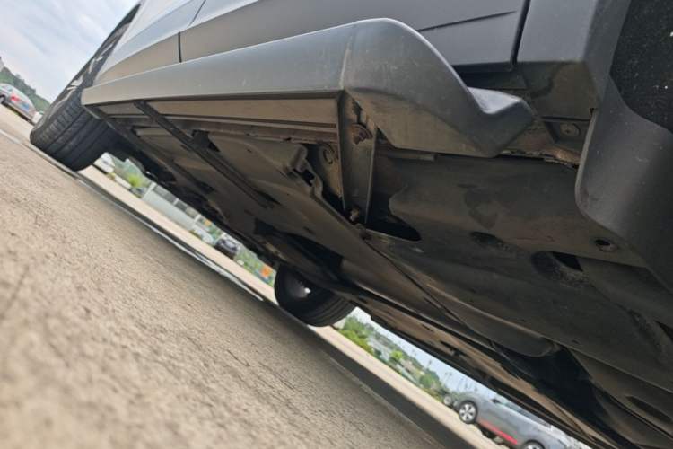 Used Volkswagen Tiguan L 2017 330TSI Automatic Two-Wheel Drive Flagship Edition Left Side Sill
