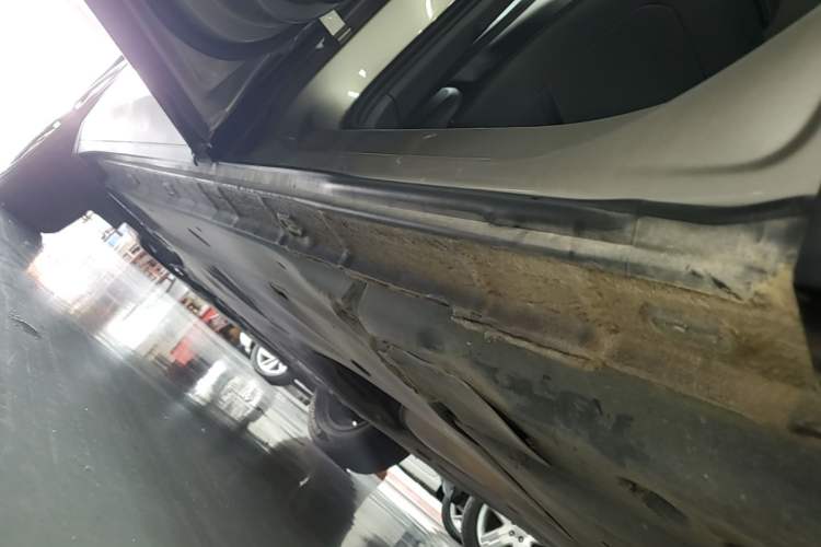 Used Volkswagen Tiguan L 2017 330TSI Automatic Two-Wheel Drive Comfort Edition Left Side Sill