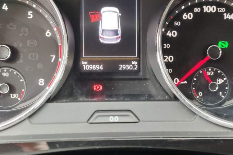 Used Volkswagen Tiguan L 2017 330TSI Automatic Two-Wheel Drive Luxury Edition Odometer Close Up