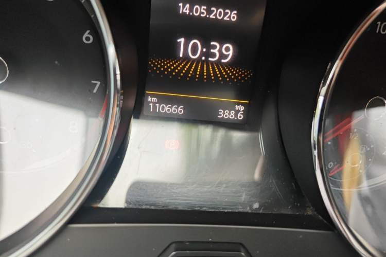 Used Volkswagen Tiguan L 2017 330TSI Automatic Two-Wheel Drive Luxury Edition Odometer Close Up