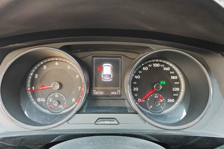 Used Volkswagen Tiguan L 2017 330TSI Automatic Two-Wheel Drive Comfort Edition Odometer Close Up