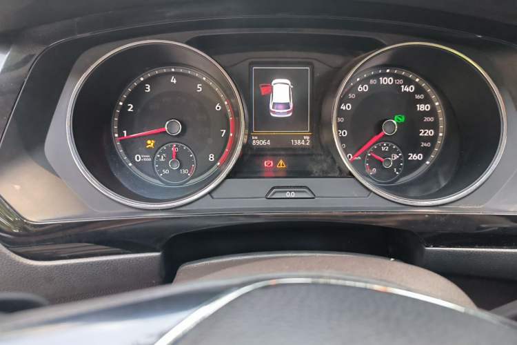 Used Volkswagen Tiguan L 2017 330TSI Automatic Two-Wheel Drive Luxury Edition Odometer Close Up