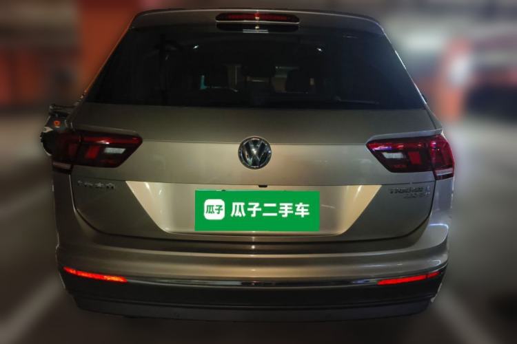 Used Volkswagen Tiguan L 2017 330TSI Automatic Two-Wheel Drive Luxury Edition Rear