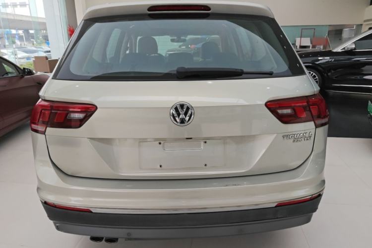 Used Volkswagen Tiguan L 2017 330TSI Automatic Two-Wheel Drive Luxury Edition Rear