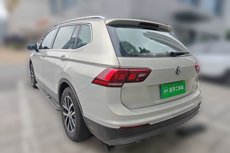 Used Volkswagen Tiguan L 2017 330TSI Automatic Two-Wheel Drive Luxury Edition Rear Left 45 Deg