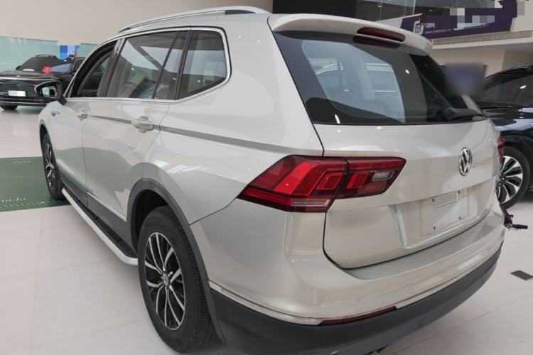 Used Volkswagen Tiguan L 2017 330TSI Automatic Two-Wheel Drive Luxury Edition Rear Left 45 Deg