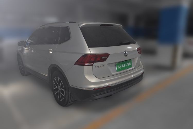 Used Volkswagen Tiguan L 2017 330TSI Automatic Two-Wheel Drive Comfort Edition Rear Left 45 Deg
