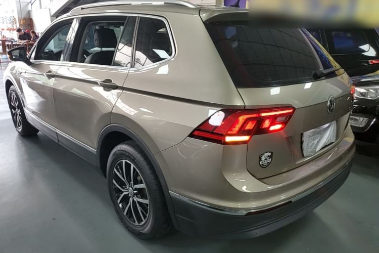 Used Volkswagen Tiguan L 2017 330TSI Automatic Two-Wheel Drive Comfort Edition Rear Left 45 Deg