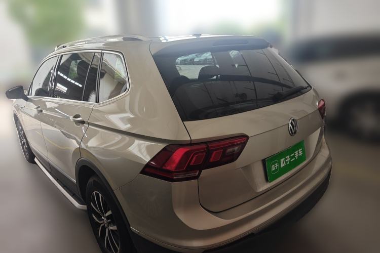 Used Volkswagen Tiguan L 2017 330TSI Automatic Two-Wheel Drive Luxury Edition Rear Left 45 Deg