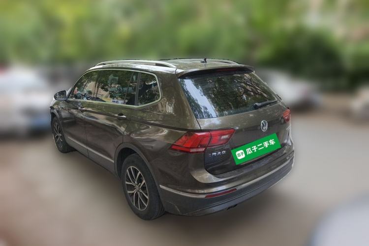 Used Volkswagen Tiguan L 2017 330TSI Automatic Two-Wheel Drive Luxury Edition Rear Left 45 Deg