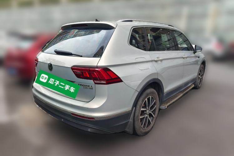 Used Volkswagen Tiguan L 2017 330TSI Automatic Two-Wheel Drive Luxury Edition Rear Right 45 Deg