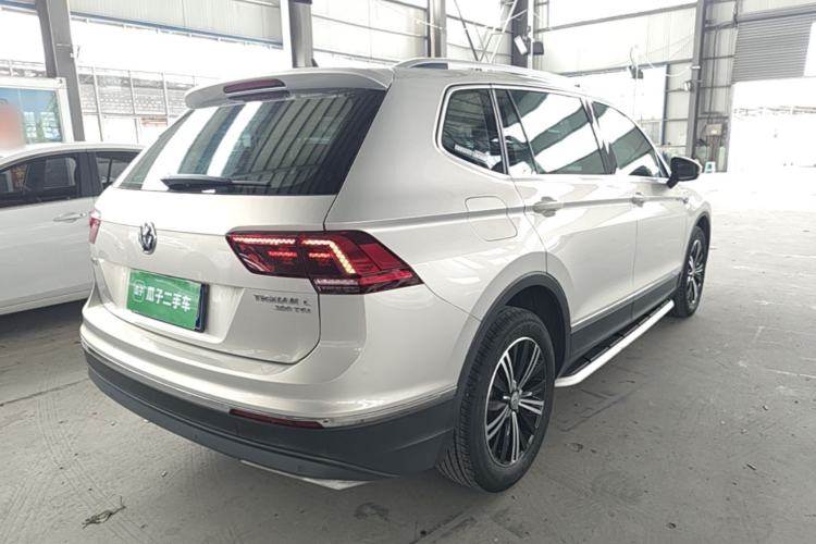 Used Volkswagen Tiguan L 2017 380TSI Automatic All-Wheel-Drive Luxury Edition Rear Right 45 Deg