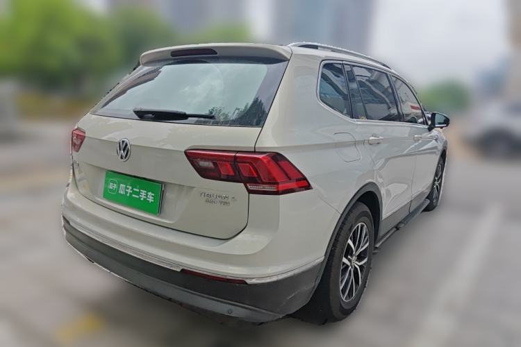 Used Volkswagen Tiguan L 2017 330TSI Automatic Two-Wheel Drive Luxury Edition Rear Right 45 Deg