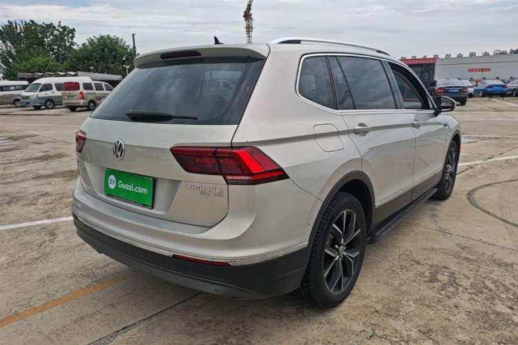 Used Volkswagen Tiguan L 2017 330TSI Automatic Two-Wheel Drive Flagship Edition Rear Right 45 Deg