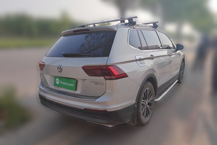 Used Volkswagen Tiguan L 2017 380TSI Automatic All-Wheel-Drive Luxury Edition Rear Right 45 Deg