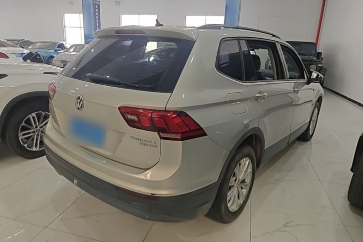 Used Volkswagen Tiguan L 2017 330TSI Automatic Two-Wheel Drive Luxury Edition Rear Right 45 Deg