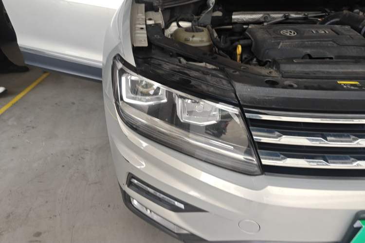 Used Volkswagen Tiguan L 2017 330TSI Automatic Two-Wheel Drive Luxury Edition Right Front Headlight