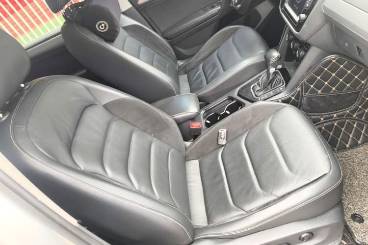 Used Volkswagen Tiguan L 2017 330TSI Automatic Two-Wheel Drive Luxury Edition Right Front Seat