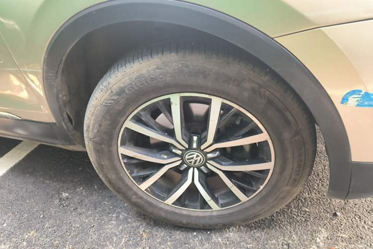 Used Volkswagen Tiguan L 2017 330TSI Automatic Two-Wheel Drive Luxury Edition Right Front Wheel Hub