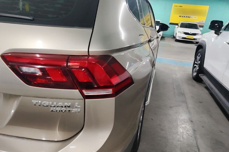 Used Volkswagen Tiguan L 2017 330TSI Automatic Two-Wheel Drive Luxury Edition Right Rear Taillight