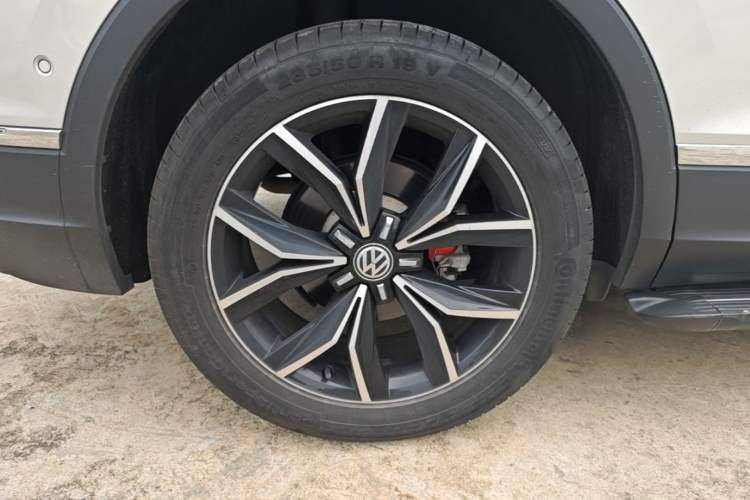 Used Volkswagen Tiguan L 2017 330TSI Automatic Two-Wheel Drive Flagship Edition Right Rear Wheel Hub