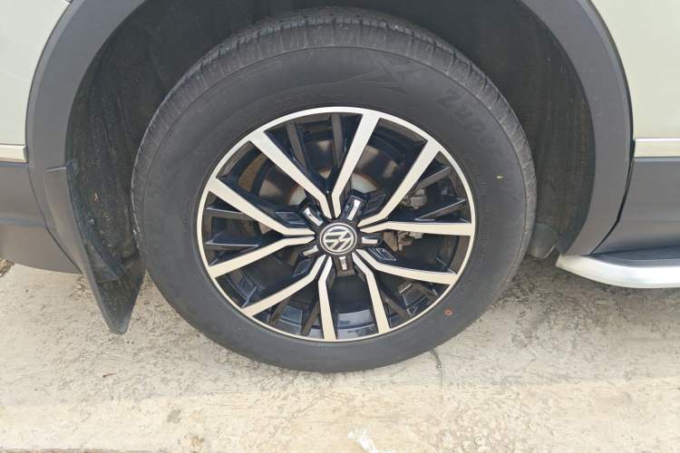 Used Volkswagen Tiguan L 2017 330TSI Automatic Two-Wheel Drive Luxury Edition Right Rear Wheel Hub