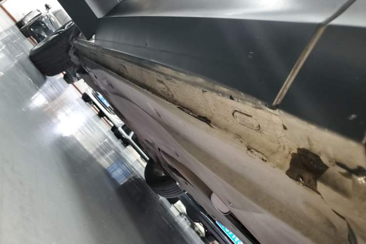 Used Volkswagen Tiguan L 2017 330TSI Automatic Two-Wheel Drive Comfort Edition Right Side Sill