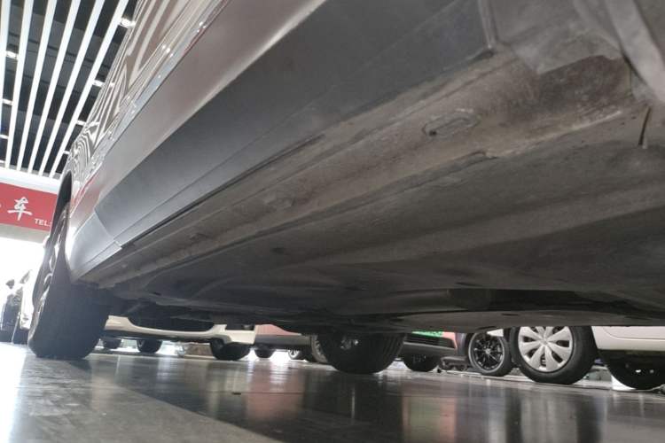 Used Volkswagen Tiguan L 2017 330TSI Automatic Two-Wheel Drive Luxury Edition Right Side Sill