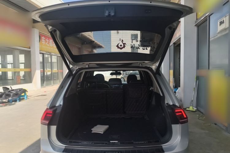 Used Volkswagen Tiguan L 2017 330TSI Automatic Two-Wheel Drive Flagship Edition Trunk