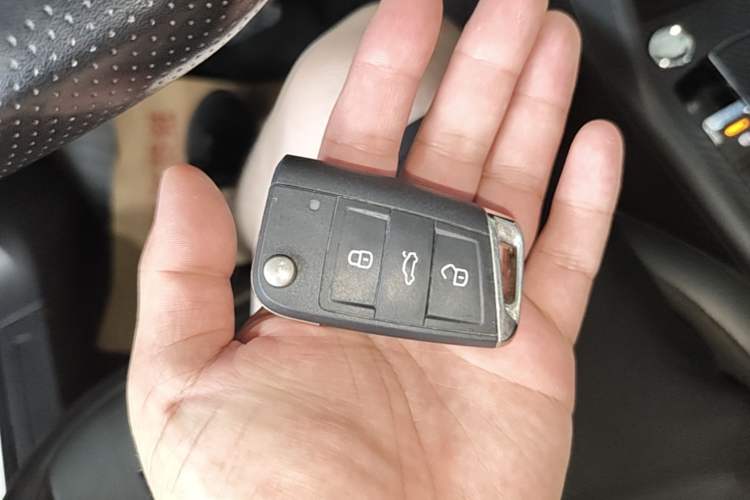 Used Volkswagen Tiguan L 2017 380TSI Automatic All-Wheel-Drive Luxury Edition Vehicle Key