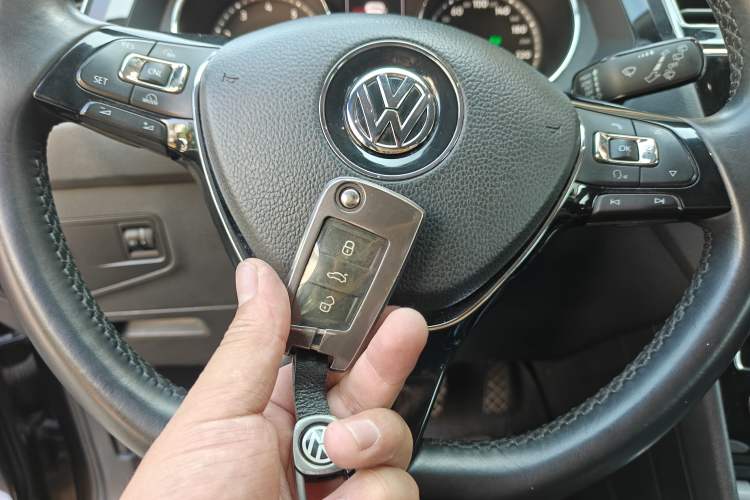 Used Volkswagen Tiguan L 2017 330TSI Automatic Two-Wheel Drive Comfort Edition Vehicle Key