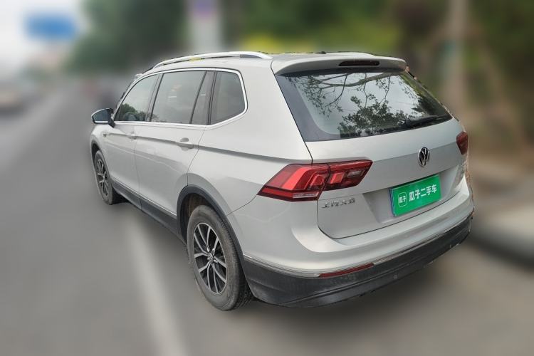 Used Volkswagen Tiguan L 2017 330TSI Automatic Two-Wheel Drive Luxury Edition Rear Left 45 Deg