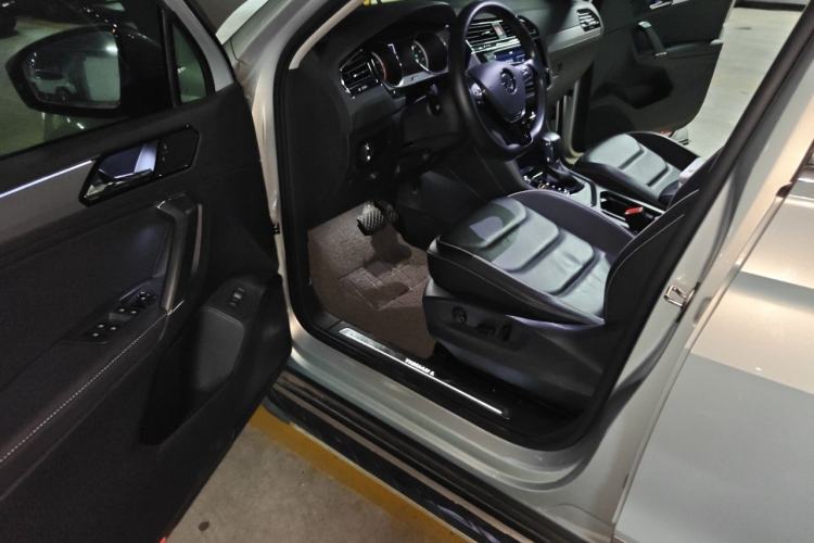 Used Volkswagen Tiguan L 2017 330TSI Automatic Two-Wheel Drive Flagship Edition Driver Seat