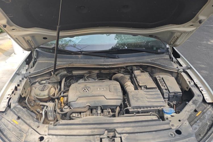 Used Volkswagen Tiguan L 2017 330TSI Automatic Two-Wheel Drive Luxury Edition Engine Bay