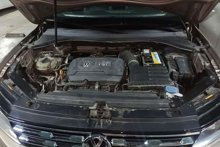Used Volkswagen Tiguan L 2017 330TSI Automatic Two-Wheel Drive Luxury Edition Engine Bay