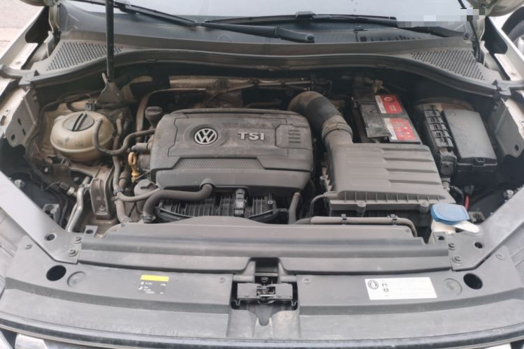 Used Volkswagen Tiguan L 2017 330TSI Automatic Two-Wheel Drive Luxury Edition Engine Bay