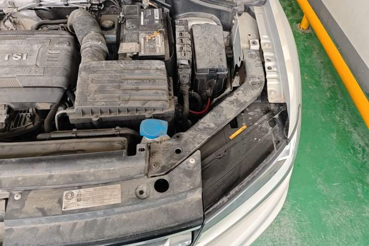 Used Volkswagen Tiguan L 2017 330TSI Automatic Two-Wheel Drive Luxury Edition Engine Bay Left