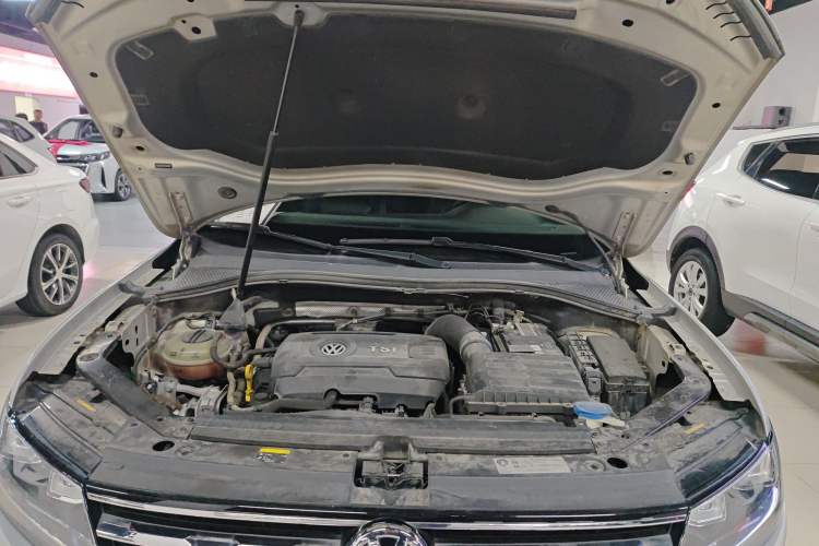 Used Volkswagen Tiguan L 2017 330TSI Automatic Two-Wheel Drive Luxury Edition Engine Bay