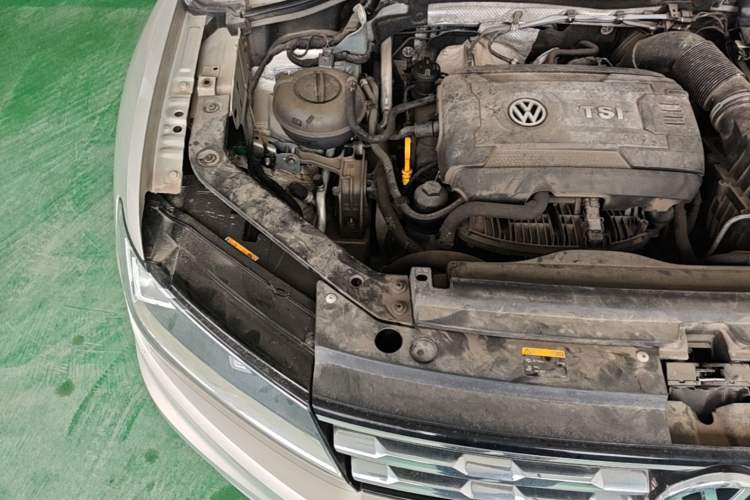 Used Volkswagen Tiguan L 2017 330TSI Automatic Two-Wheel Drive Luxury Edition Engine Bay Right