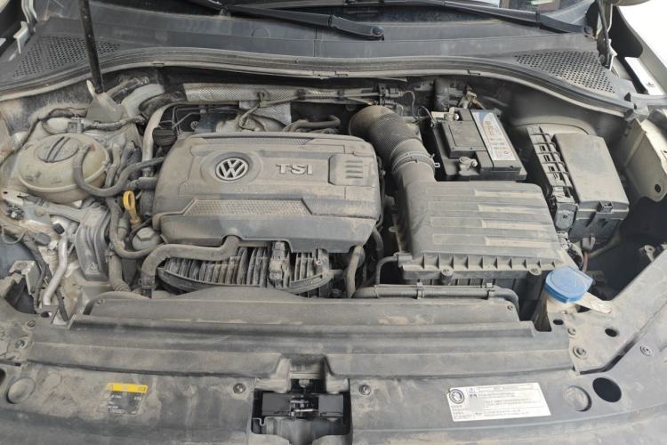 Used Volkswagen Tiguan L 2017 330TSI Automatic Two-Wheel Drive Luxury Edition Engine Bay