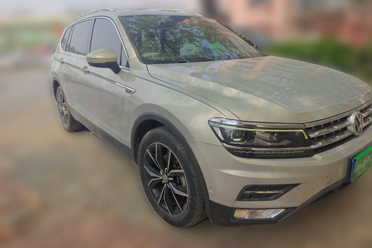 Used Volkswagen Tiguan L 2017 380TSI Automatic All-Wheel-Drive Flagship Edition Exterior 2